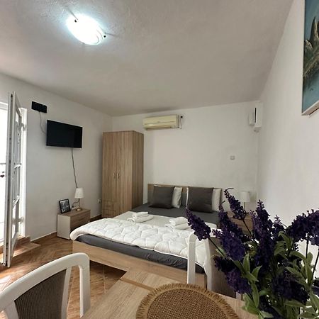 Apartman Nina Risan Exterior foto