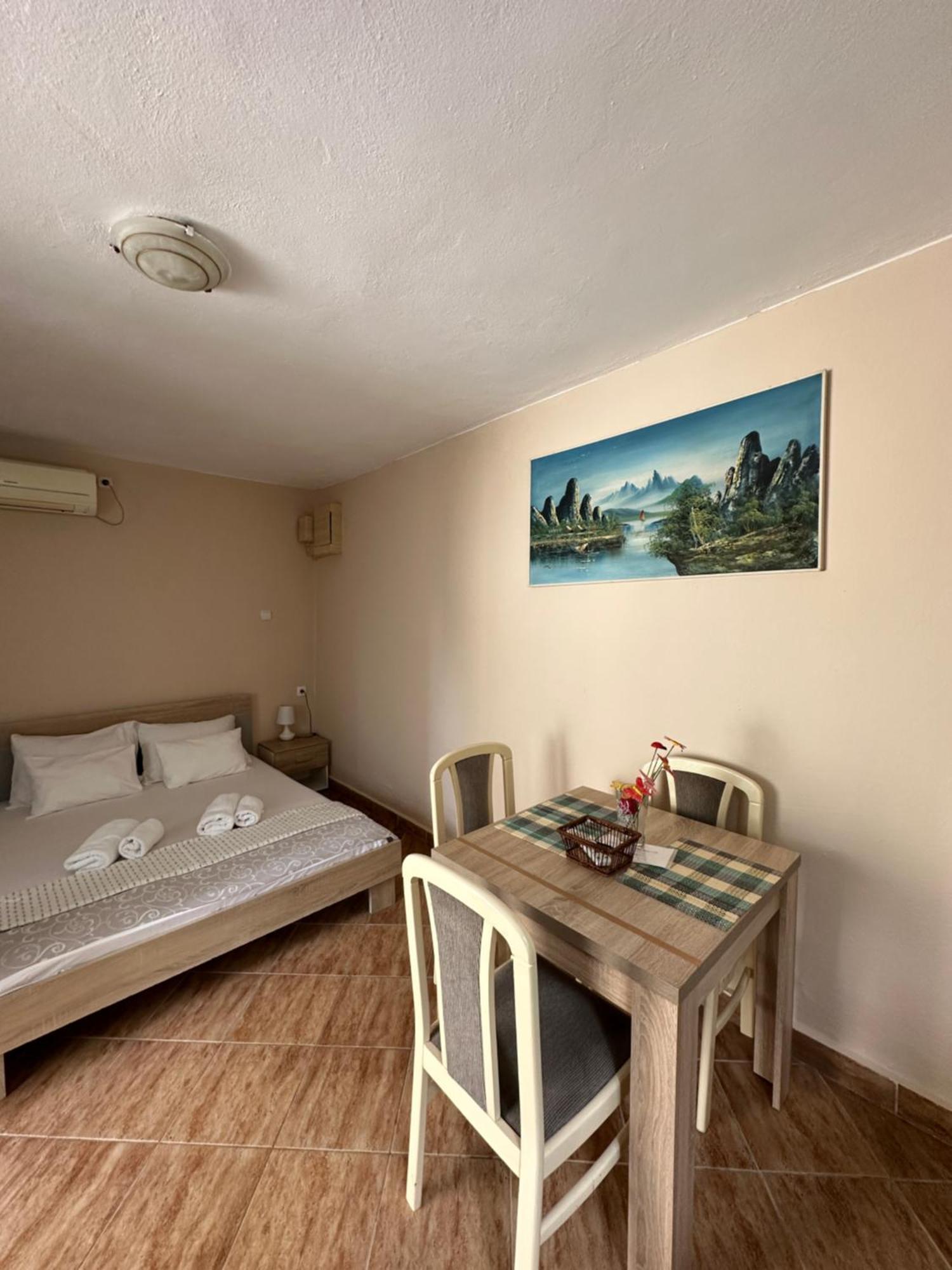 Apartman Nina Risan Exterior foto