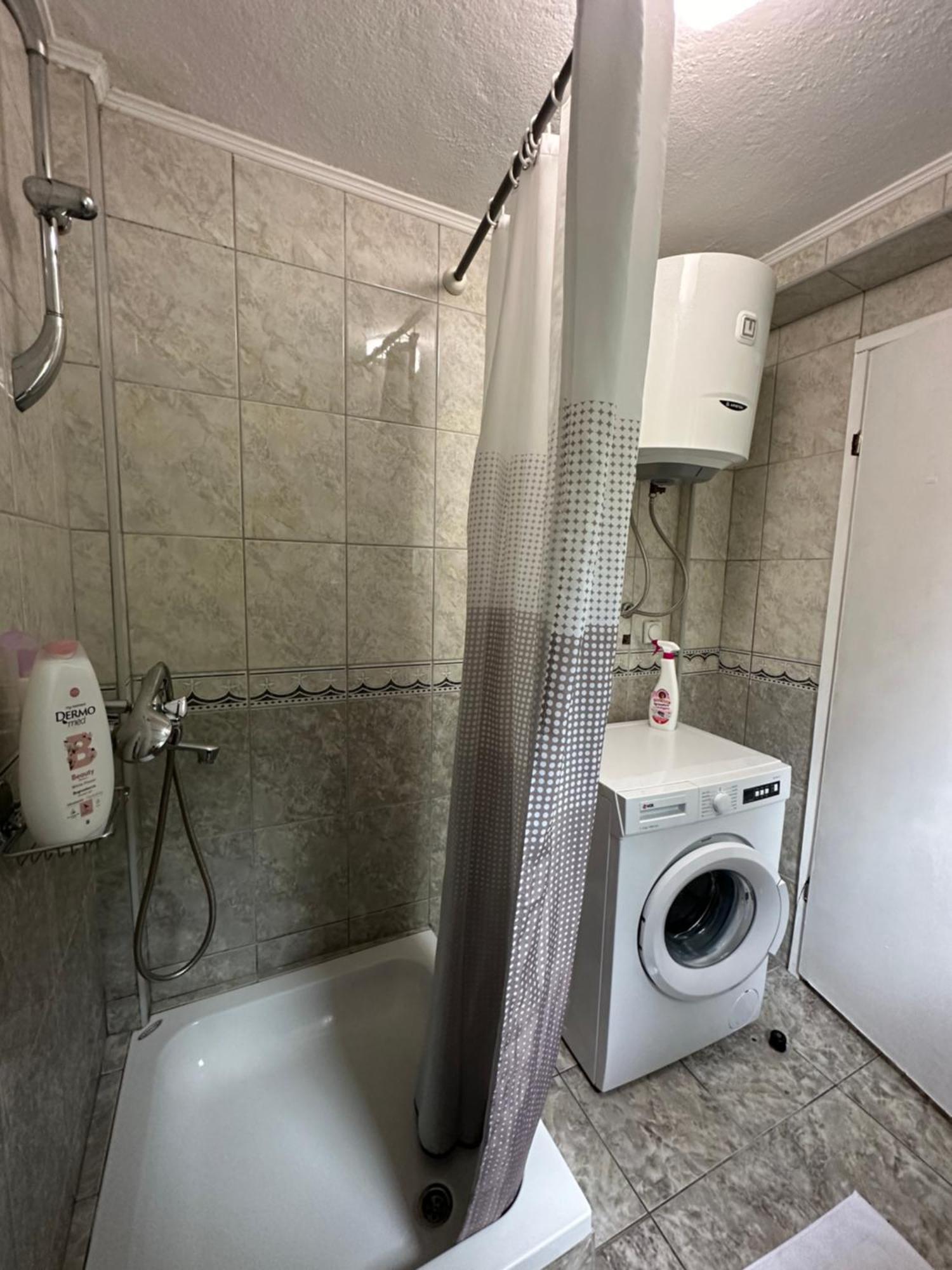 Apartman Nina Risan Exterior foto
